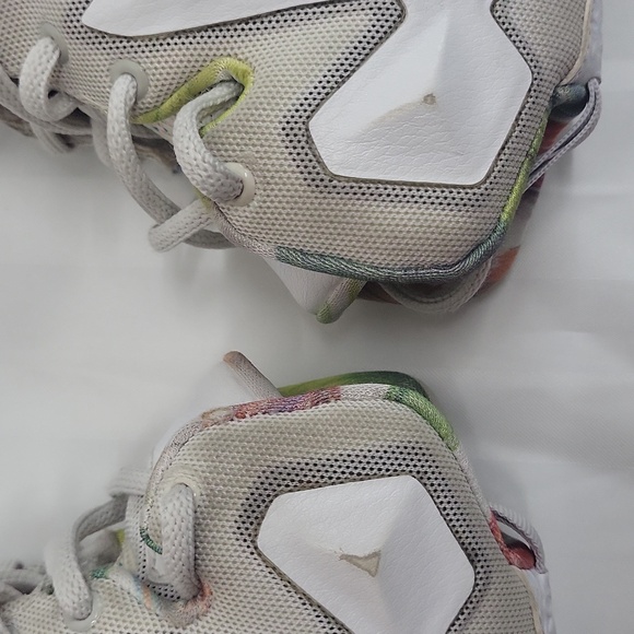 Childrens Nike Lebron James 13 Easter Basketball Shoes - Picture 10 of 11